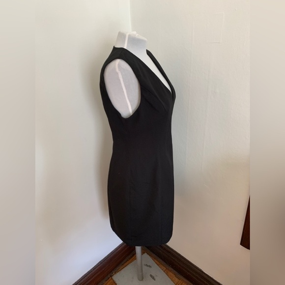 NWT REVOLVE MINIMALIST lovers COMMENSE Black Linen Blend V-Neck Dress Large Mini - Picture 8 of 16